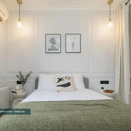 Poeticstay - Champs D'elysée * Parigi