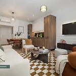 Poeticstay - Champs D\'Elysee