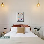 Poeticstay - Champs D\'Elysee
